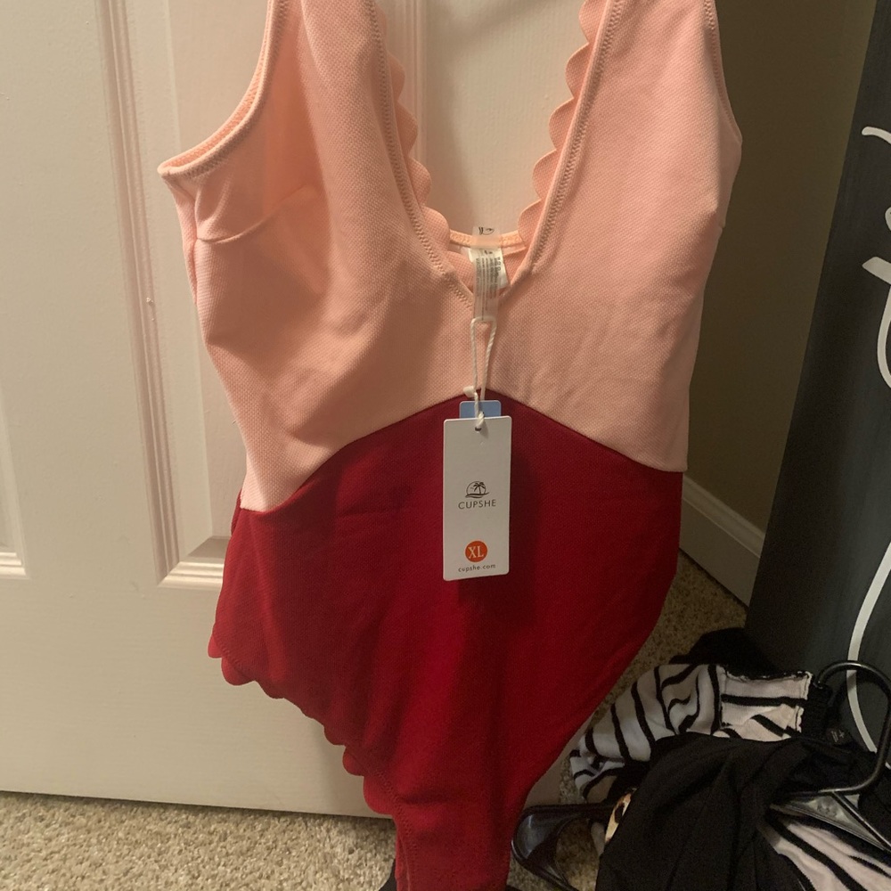 CUPSHE one piece bathing suit